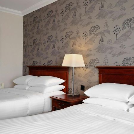 Delta Hotels By Marriott Worsley Park Country Club Esterno foto
