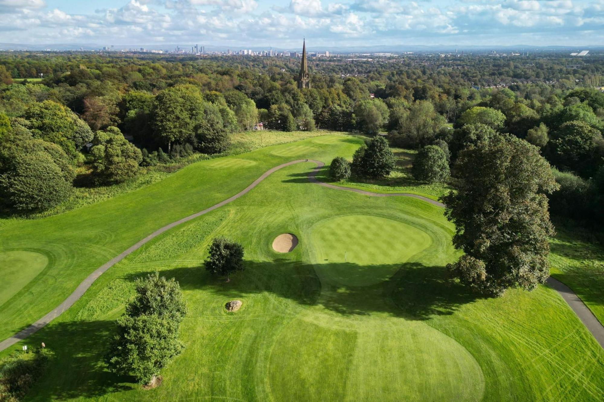 Delta Hotels By Marriott Worsley Park Country Club Esterno foto