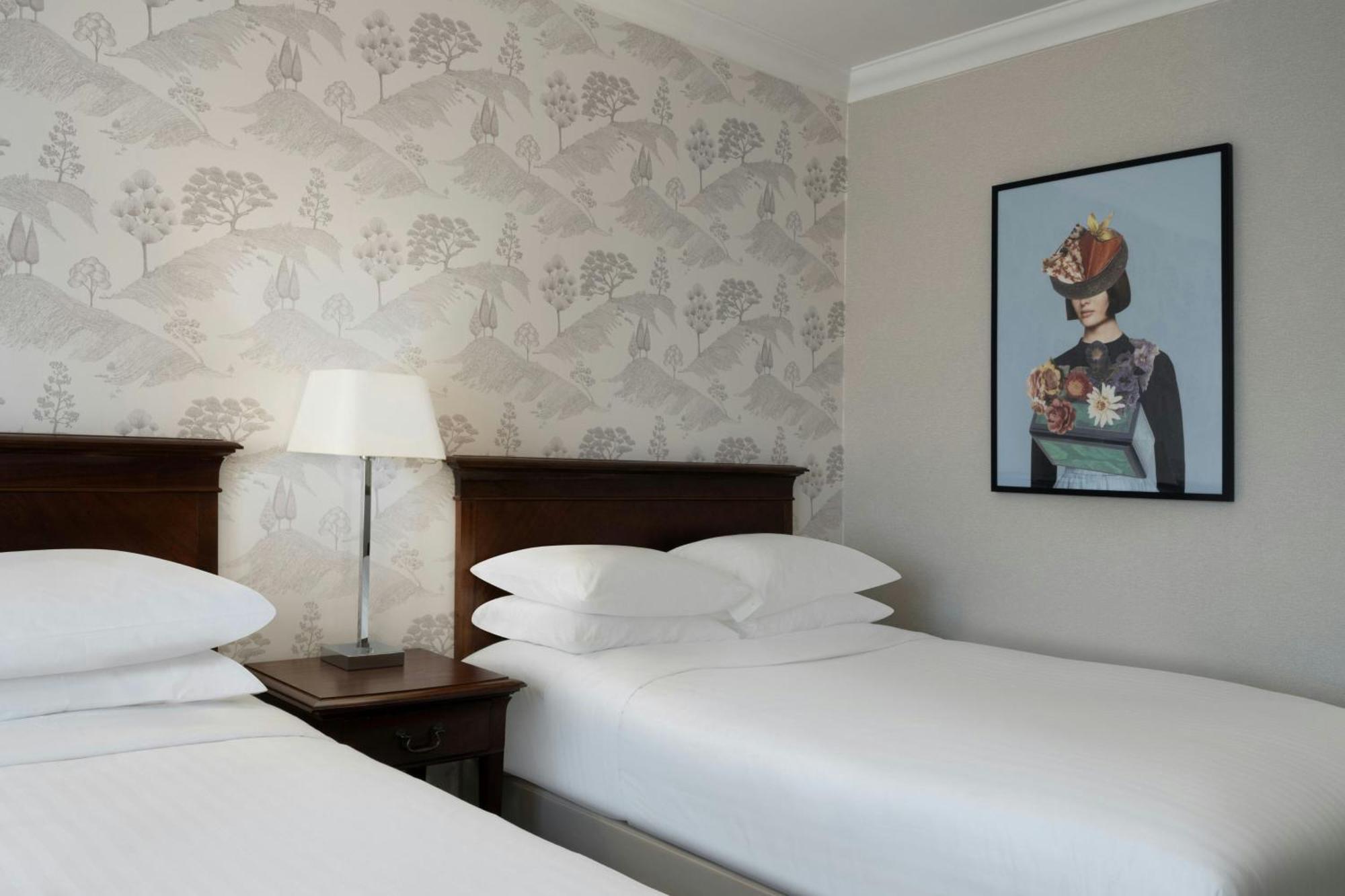 Delta Hotels By Marriott Worsley Park Country Club Esterno foto