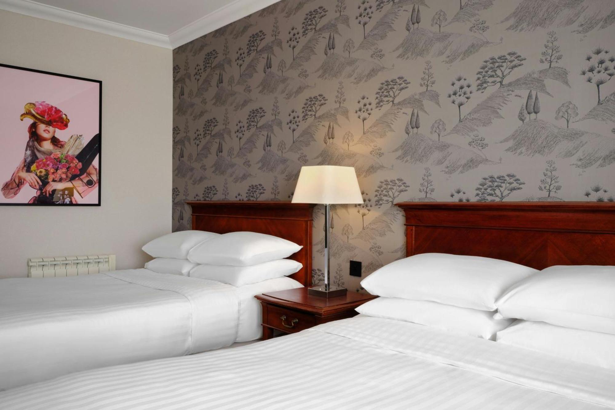 Delta Hotels By Marriott Worsley Park Country Club Esterno foto
